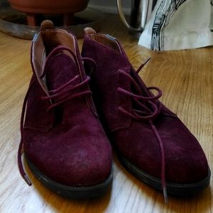 BASS Dark red Suède booties